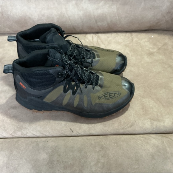 KEEN Men's Olive and Black Athletic Shoes